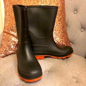 Boys Rain Boots (Never worn)